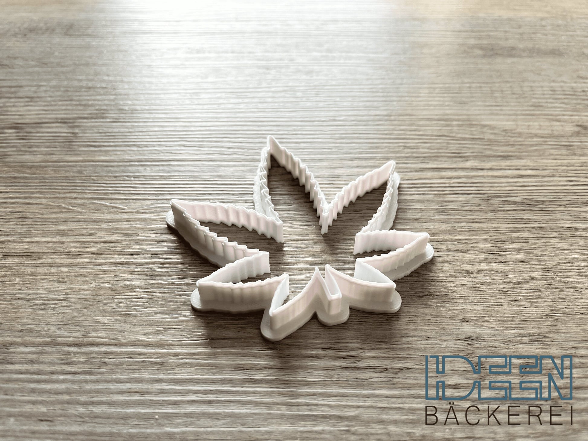 Keksausstecher Cannabis Hanfblatt 10cm hoch Ausstechform, verschiedene Farben möglich Ausstecher für Plätzchen Kekse Teig Knete