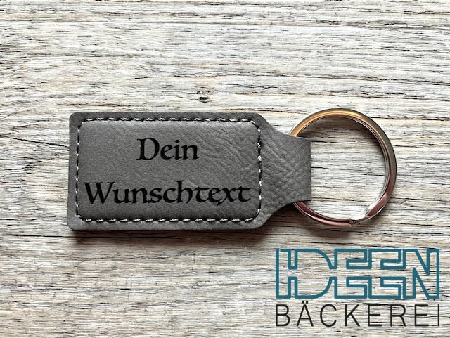 Personalisierbarer Schlüsselanhänger aus Kunstleder