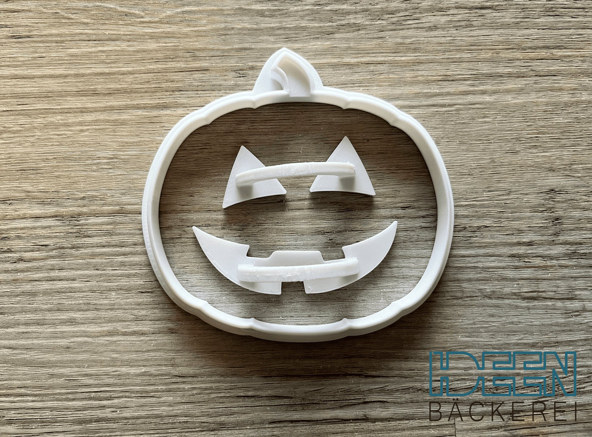 Keksausstecher 16in1 HALLOWEEN Stempelset Kürbis 9cm Ausstechform, verschiedene Farben möglich Ausstecher für Plätzchen Kekse Teig Knete